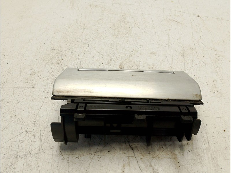 Recambio de cenicero para audi a4 b7 (8ec) 2.0 tfsi referencia OEM IAM 8E0857951H4PK  