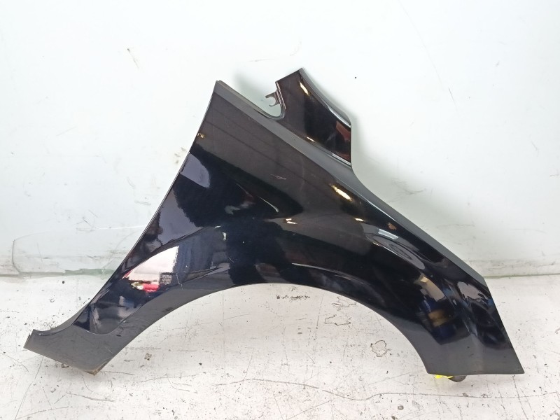 Recambio de aleta delantera izquierda para ford focus lim. (cb4) referencia OEM IAM 1521597  