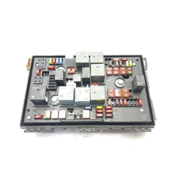 CAJA RELES / FUSIBLES 13368644 