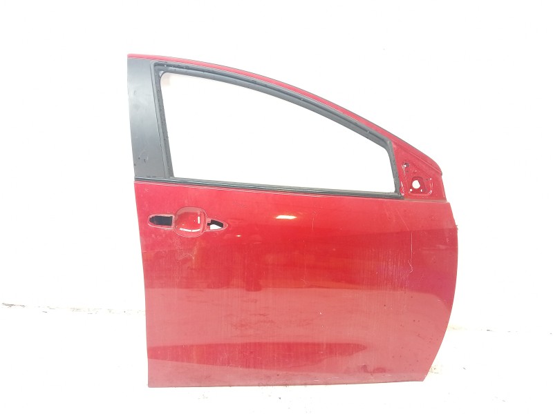 Recambio de puerta delantera derecha para toyota yaris active referencia OEM IAM 67001K0020  