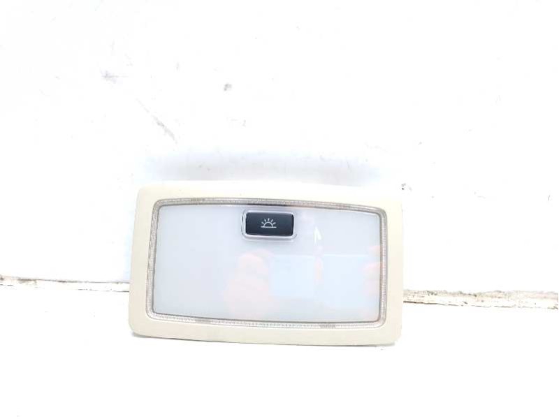 Recambio de luz interior para lexus nx referencia OEM IAM 8136078010A0  