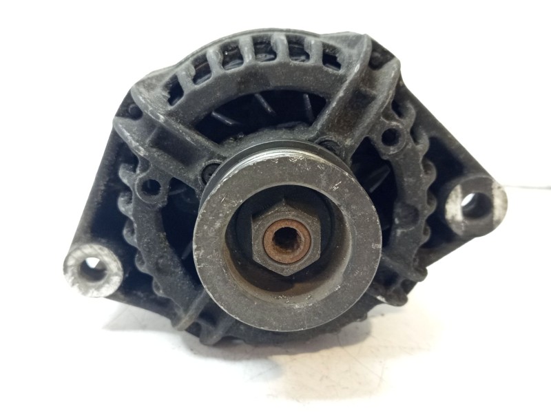 Recambio de alternador para smart coupe passion referencia OEM IAM Q003250V011000000 A0111548002 / BOSCH 0124225020 14V 85A GCB2