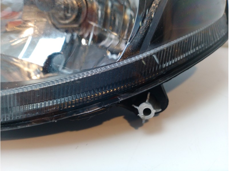 Recambio de faro delantero para sym symphony 125 referencia OEM IAM 33100ATA020  