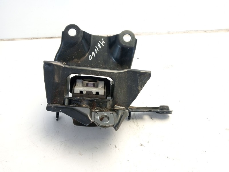 Recambio de soporte motor derecho para toyota yaris referencia OEM IAM 12305K0050  