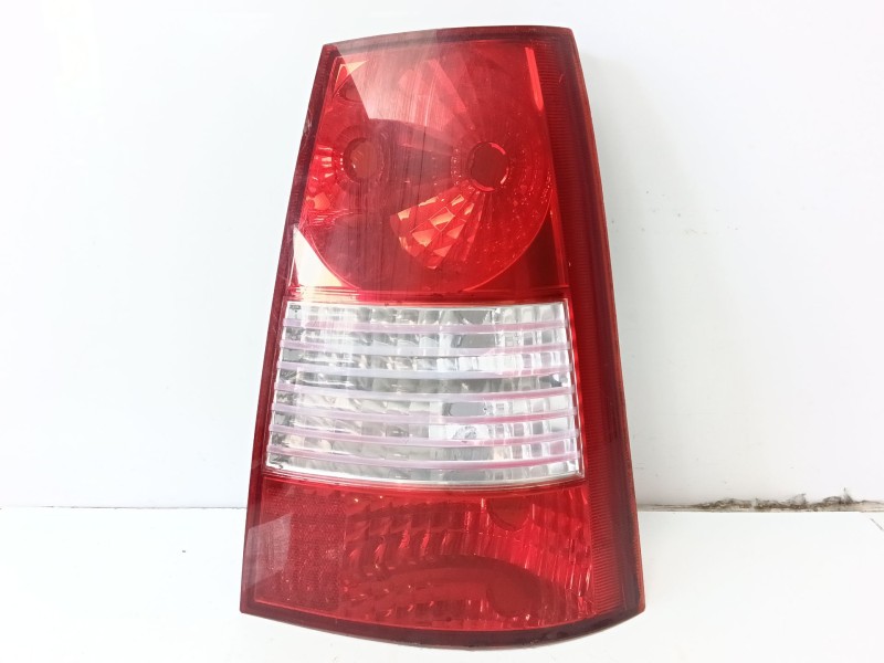 Recambio de piloto trasero derecho para kia picanto i (sa) 1.0 referencia OEM IAM 9240207010  