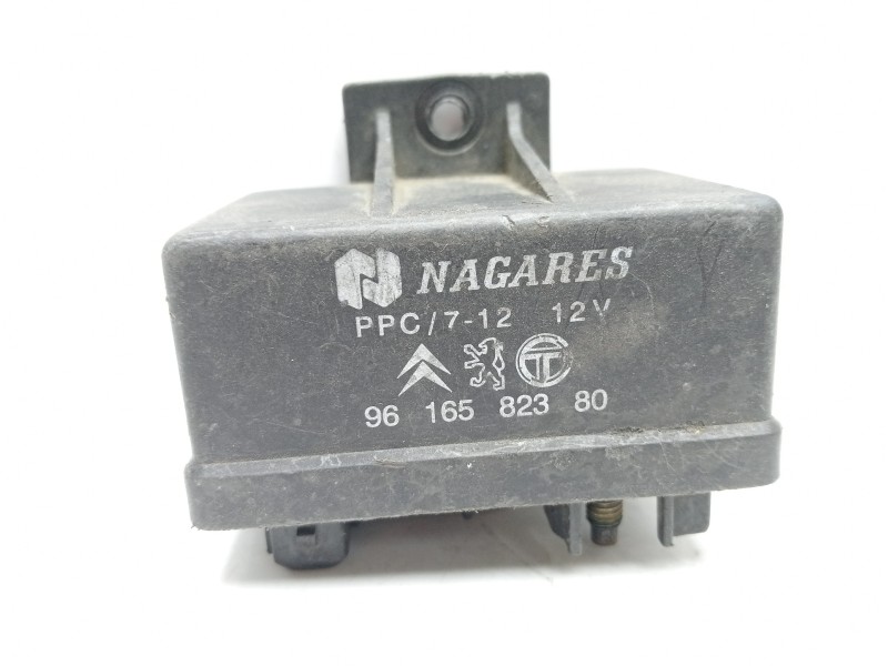 Recambio de caja precalentamiento para peugeot 205 berlina 1.8 d generation referencia OEM IAM 9616582380  