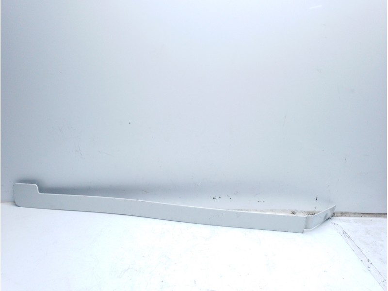 Recambio de moldura para toyota proace verso l2 family referencia OEM IAM 98186963  
