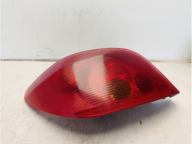 Recambio de piloto trasero izquierdo para peugeot 307 (3a/c) 1.6 hdi 110 referencia OEM IAM 6350X0  