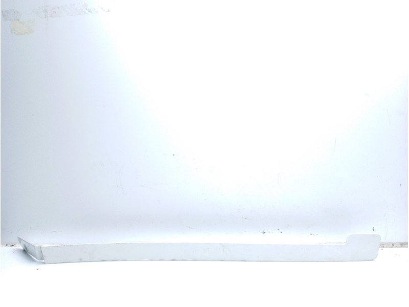 Recambio de moldura para toyota proace verso l2 family referencia OEM IAM 98186878  