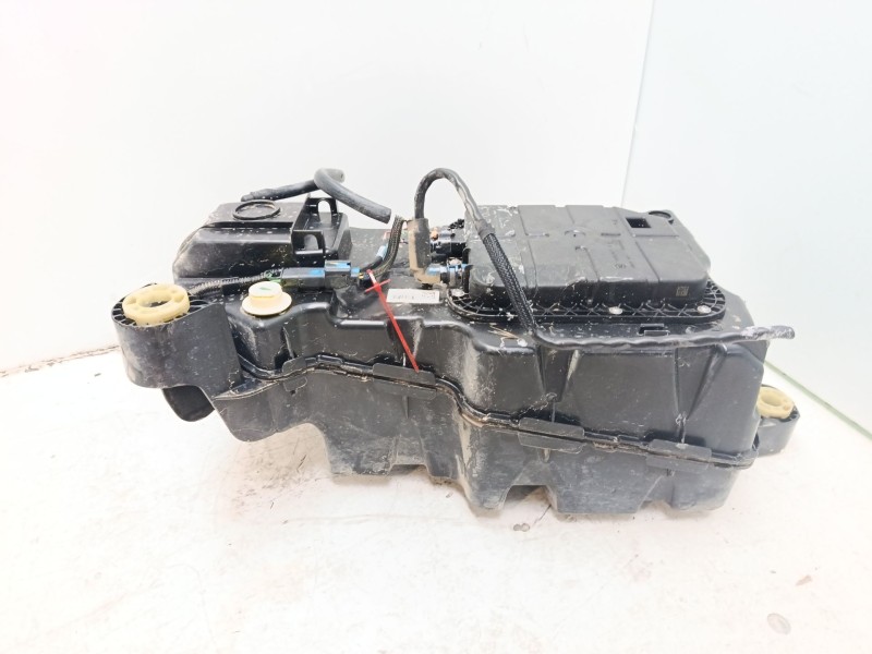 Recambio de deposito adblue para toyota proace verso referencia OEM IAM SU001B3191  