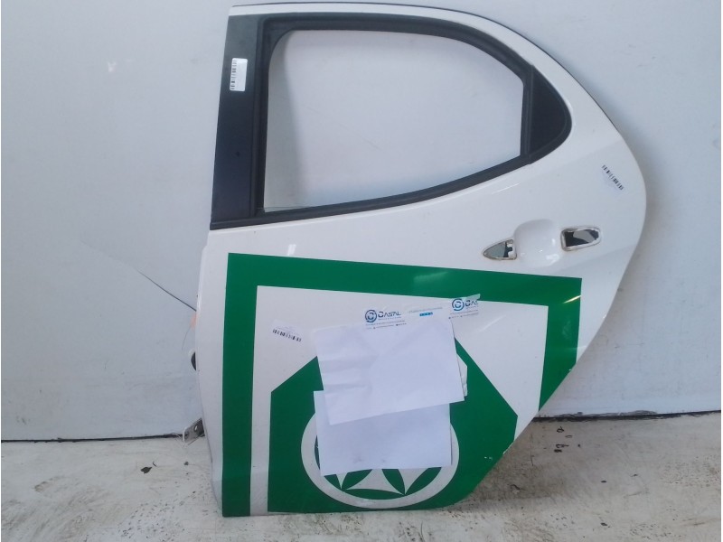 Recambio de puerta trasera izquierda para toyota yaris referencia OEM IAM 67004K0060  