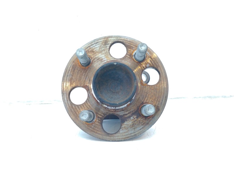 Recambio de buje para toyota yaris active referencia OEM IAM 9094202049  