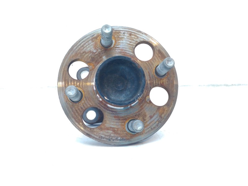 Recambio de buje para toyota yaris active referencia OEM IAM 42450K0020  