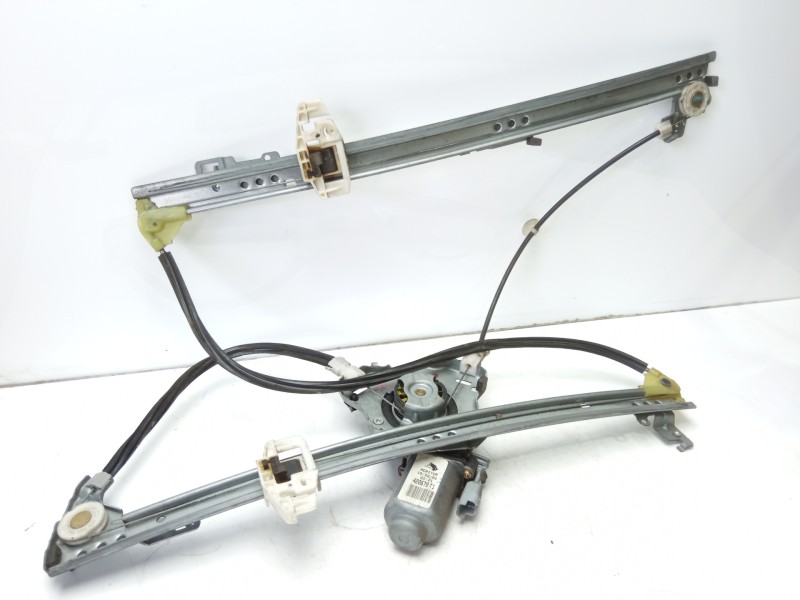 Recambio de elevalunas delantero derecho para citroën xsara berlina 1.6i 16v exclusive referencia OEM IAM 400679T1  