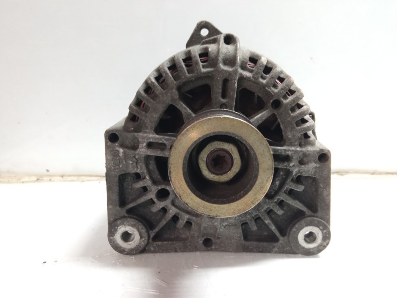 Recambio de alternador para renault scenic ii 1.9 dci diesel referencia OEM IAM 8200290215  