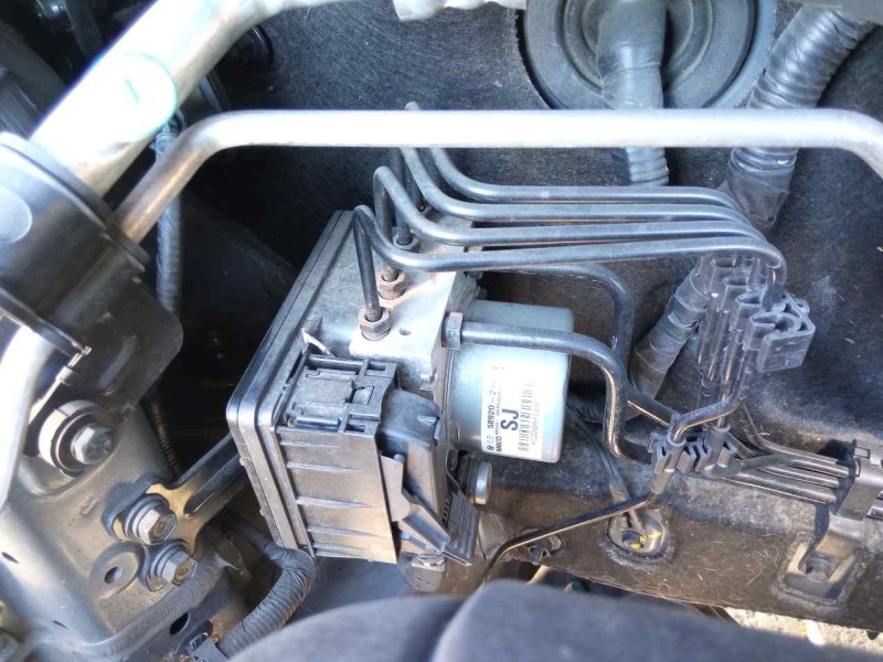 Recambio de abs para hyundai ix35 comfort 2wd referencia OEM IAM 589202Y610 A1000005AKG 