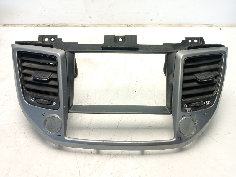 Recambio de molduras delanteras para hyundai tucson referencia OEM IAM 84740D7100NS5  