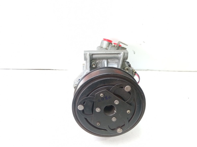 Recambio de compresor aire acondicionado para dacia dokker ambiance referencia OEM IAM 926005727R  
