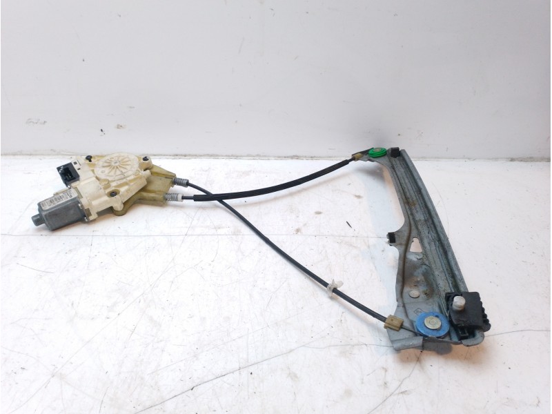 Recambio de elevalunas trasero izquierdo para renault laguna iii dynamique referencia OEM IAM 827010001R  