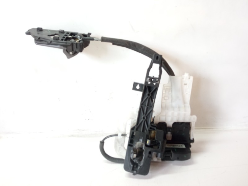 Recambio de cerradura puerta delantera derecha para hyundai ix35 comfort 2wd referencia OEM IAM 813202Y000  