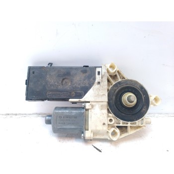 MOTOR ELEVALUNAS DELANTERO DERECHO 807307296R 