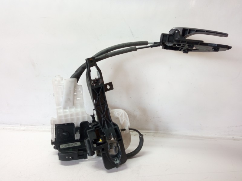 Recambio de cerradura puerta delantera izquierda para hyundai ix35 comfort 2wd referencia OEM IAM 813102Y000  