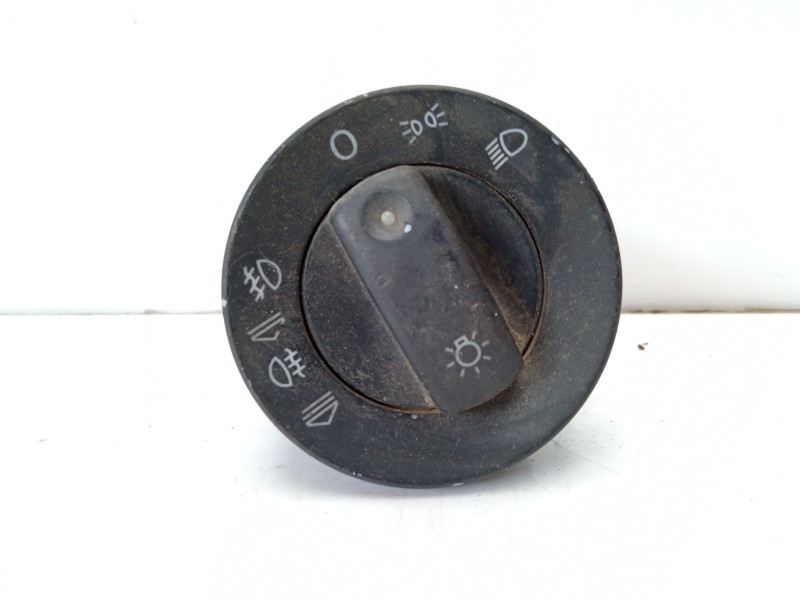 Recambio de mando luces para audi a4 avant (8e) 2.0 tdi referencia OEM IAM 8E0941531A  
