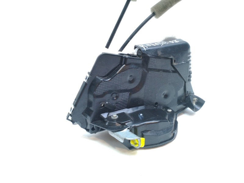 Recambio de cerradura puerta delantera izquierda para toyota yaris referencia OEM IAM 69040K0040  