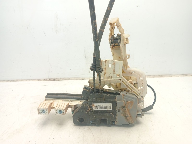 Recambio de cerradura puerta delantera derecha para hyundai tucson referencia OEM IAM 81320D7500  