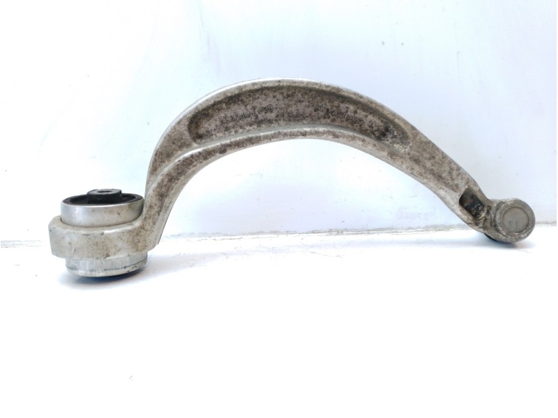 Recambio de brazo suspension inferior delantero derecho para audi a4 ber. (b8) básico referencia OEM IAM 8K0407694N 8K0407696F 