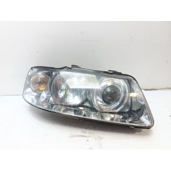 FARO DERECHO 8L0941004AF 