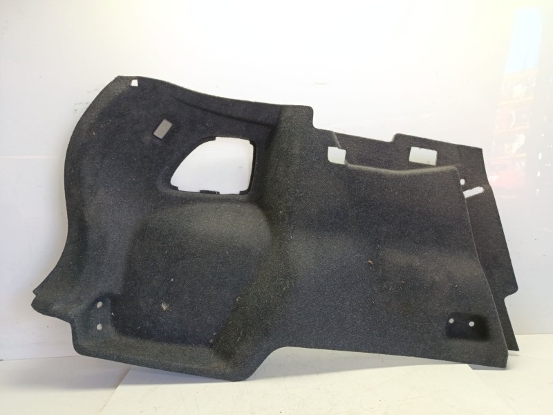 Recambio de molduras traseras para volvo xc 40 business plus awd referencia OEM IAM 314431440891  