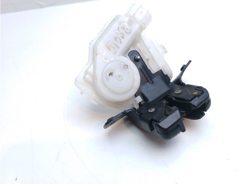 Recambio de cerradura maletero / porton para toyota yaris referencia OEM IAM 6935002090  