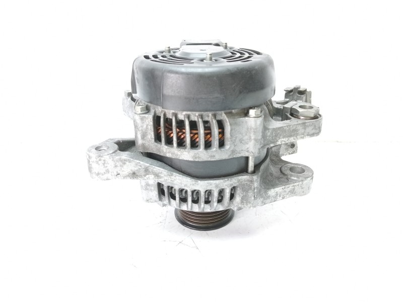 Recambio de alternador para toyota yaris (ncp1/nlp1/scp1) 1.3 cat referencia OEM IAM 270600Y030  