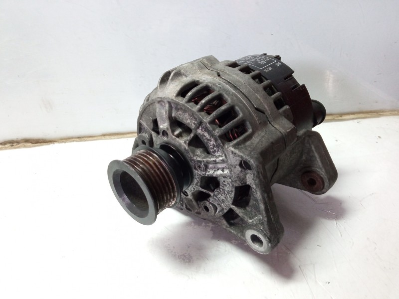 Recambio de alternador para bmw serie 3 berlina (e46) 1.9 cat referencia OEM IAM 0123325011 14354251 