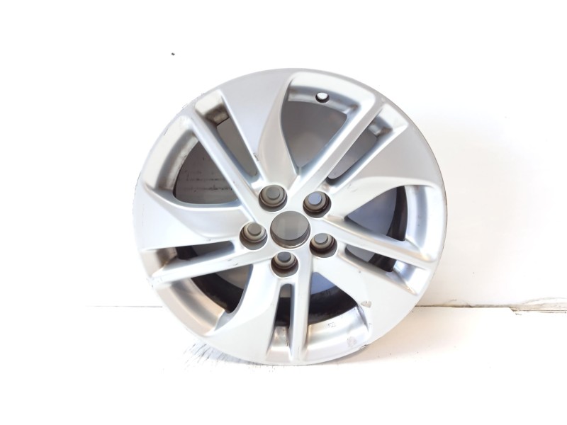 Recambio de llanta para toyota yaris referencia OEM IAM 42611K0030  