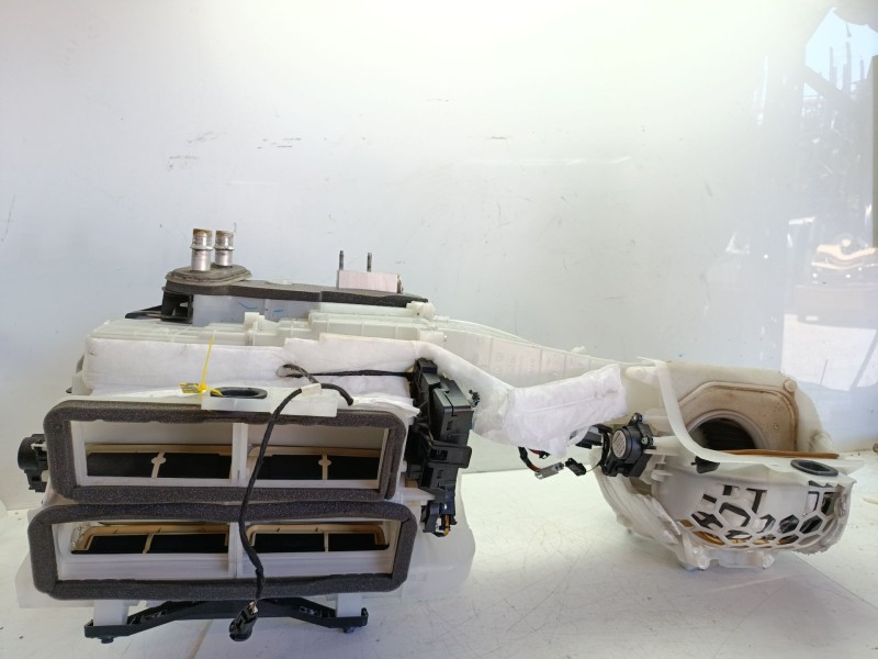 Recambio de calefaccion entera normal para peugeot 3008 referencia OEM IAM 1609707680  