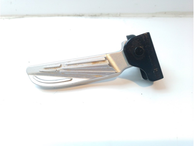 Recambio de estribo para sym symphony 125 referencia OEM IAM 50710APA000  