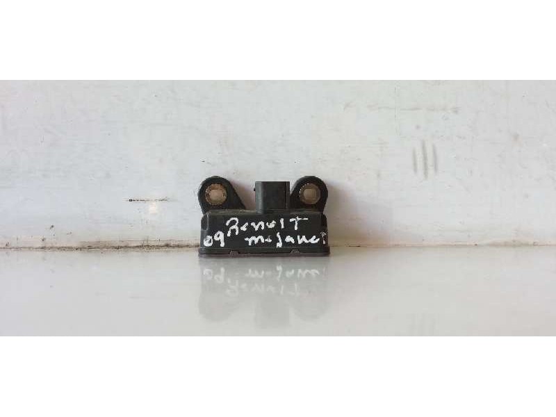 Recambio de modulo electronico para renault megane iii berlina 5 p dynamique referencia OEM IAM 479310001R  