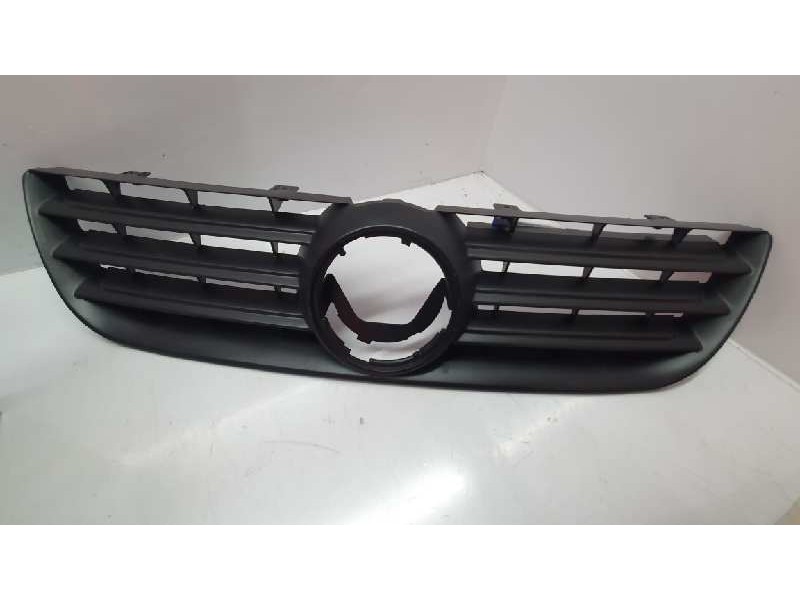 Recambio de rejilla delantera para volkswagen polo (9n1) referencia OEM IAM VG07059GAN  