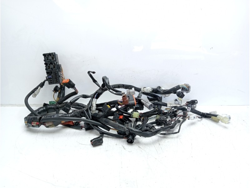 Recambio de suelo para suzuki v-strom 650 referencia OEM IAM 3661028K00  