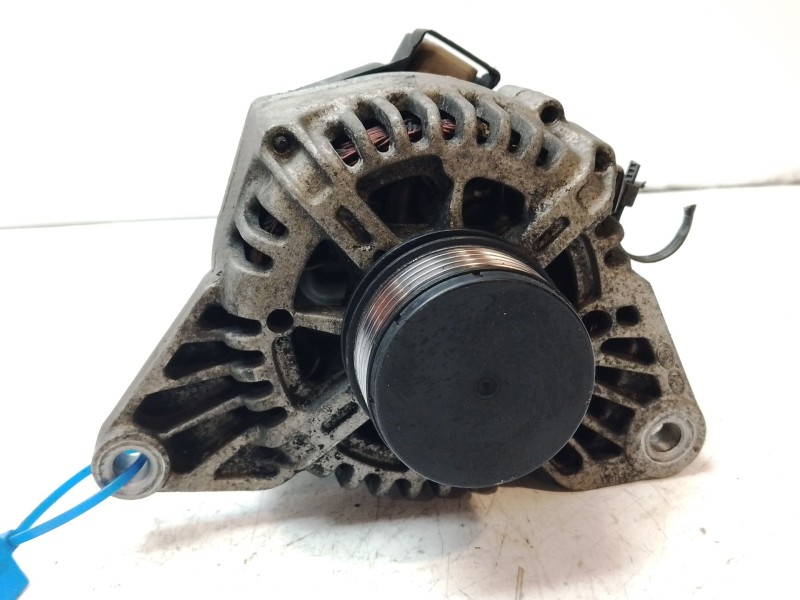 Recambio de alternador para hyundai getz (tb) 1.5 crdi referencia OEM IAM 373002A010 12V 90A 