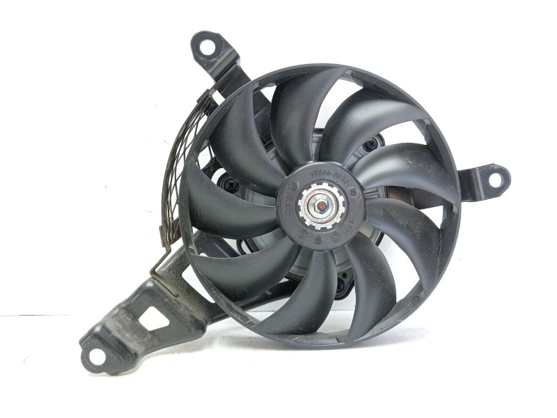 Recambio de electroventilador para suzuki v-strom 650 referencia OEM IAM 650004101  