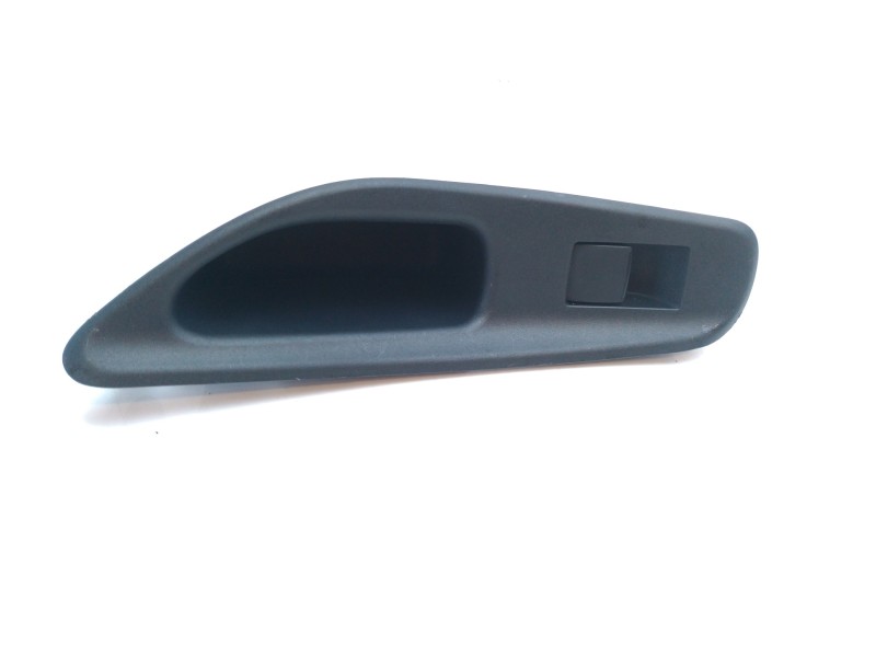 Recambio de mando elevalunas trasero derecho para toyota yaris referencia OEM IAM 8481002260  