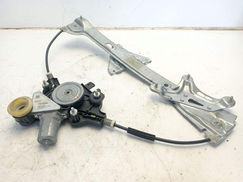 Recambio de elevalunas delantero izquierdo para toyota corolla (e21) referencia OEM IAM 6982002742  