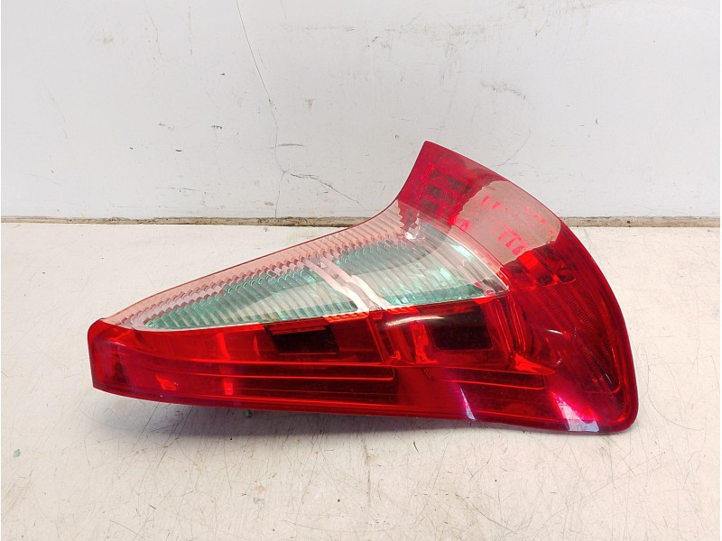 Recambio de piloto trasero izquierdo para citroën c4 berlina 1.4 16v referencia OEM IAM 6350T6 9646801777 