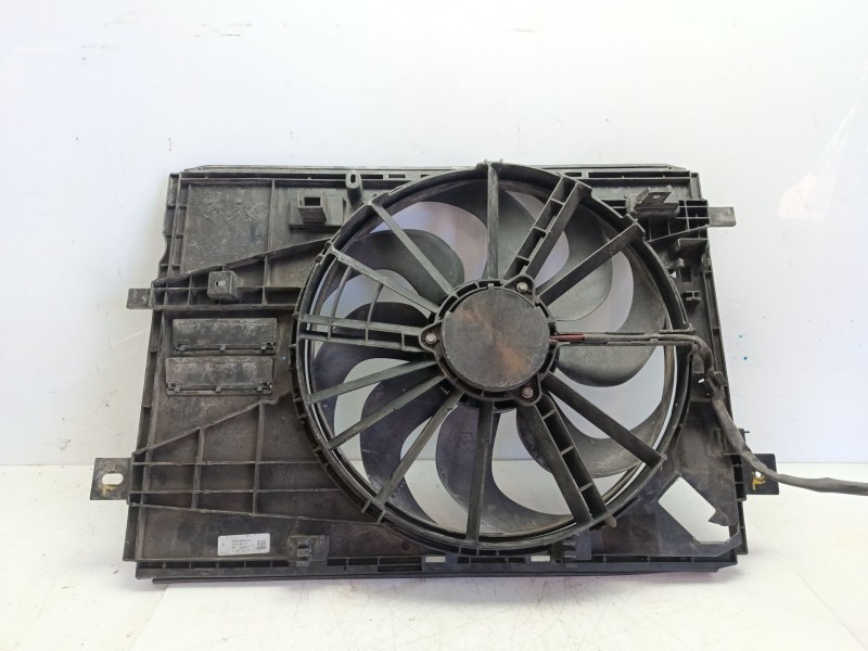 Recambio de electroventilador para peugeot 3008 referencia OEM IAM 9811069580  