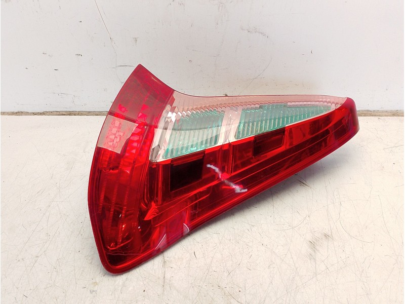 Recambio de piloto trasero derecho para citroën c4 berlina 1.4 16v referencia OEM IAM 6351T6 9646801677 
