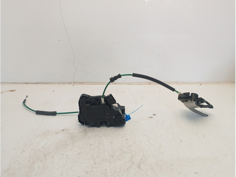 Recambio de cerradura puerta trasera izquierda para hyundai i30 (gd) 1.4 crdi referencia OEM IAM 81410A6000  