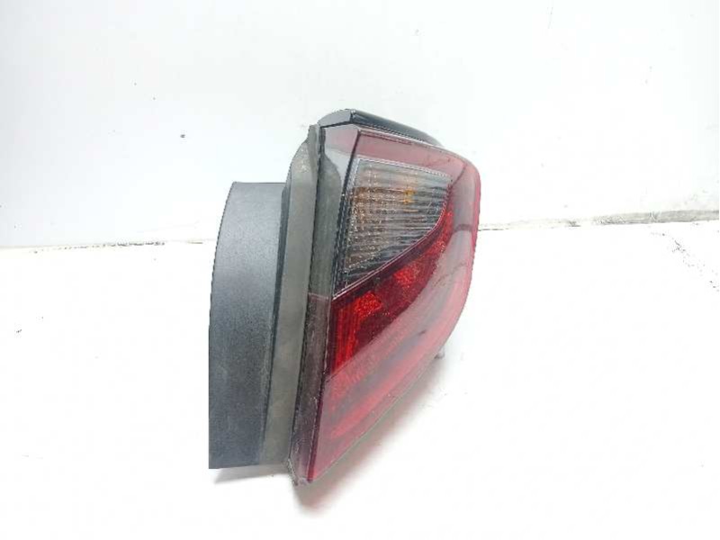 Recambio de piloto trasero derecho para toyota c-hr referencia OEM IAM 81551F4120  